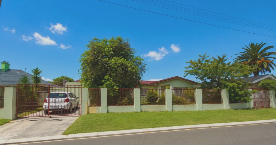 4 Bedroom Property for Sale in Rustdal Western Cape